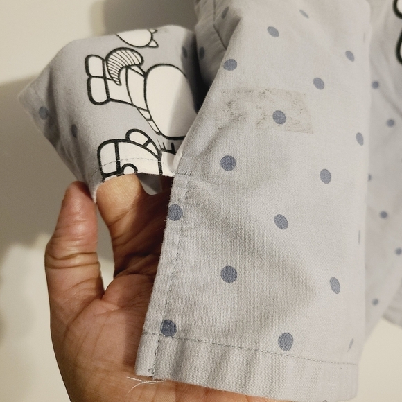 Hello Kitty | Women's Gray Polka Dot Graphic Print Scrubs Shirt (Size 2XL) - Picture 11 of 16